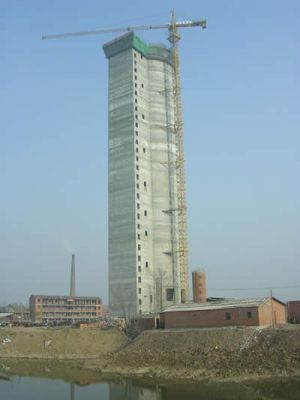 滑模新建造粒塔