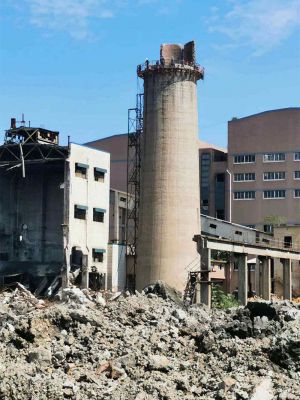 100米烟囱拆除
