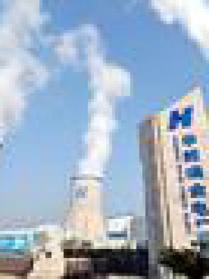 烟囱聚脲喷涂高压水冲洗